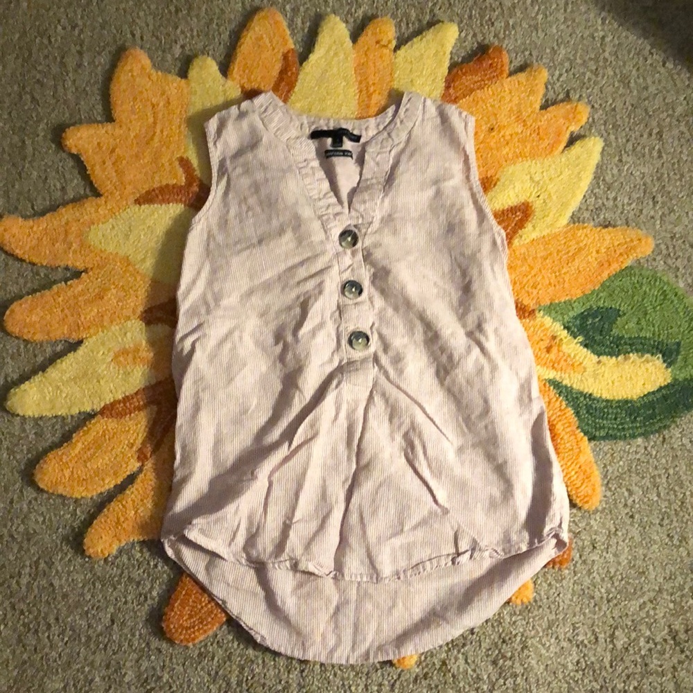 Red and white stripped tank.